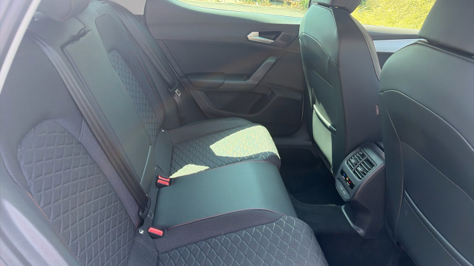 SEAT Leon 1.5 eTSI 150 FR 5dr DSG [DAP] Petrol Hatchback - Image 16